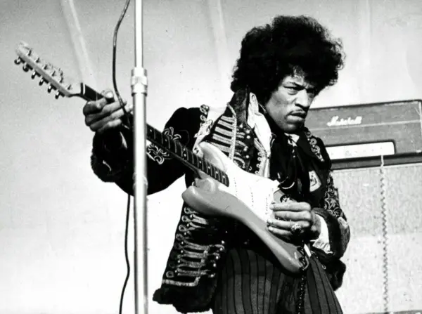 Cómo tocar el clásico 'Fire' de Jimi Hendrix: una guía paso a paso
