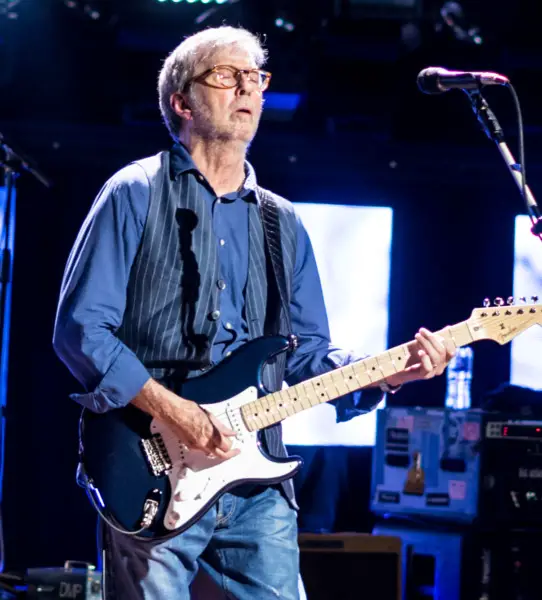 ¿Están agotadas las guitarras Eric Clapton Firebirb?