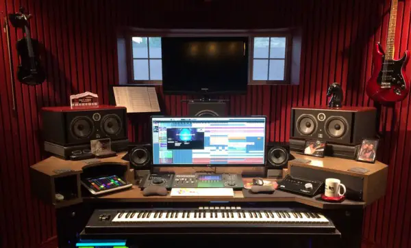 Los 10 mejores escritorios de Home Studio para grabar música en 2022 -